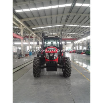 Tractor grande 140HP en la marca